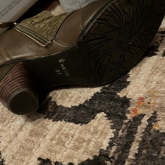 Olive - Picture 4 of 4